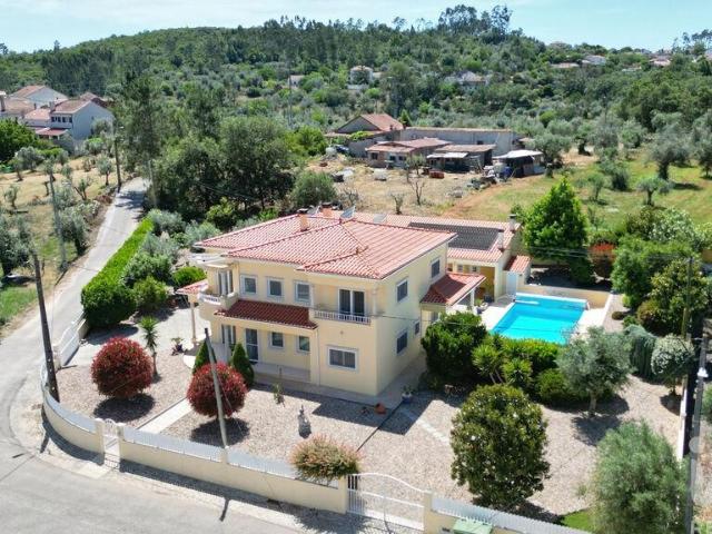 Casa / Villa T4 em Alvorge de 458 m²