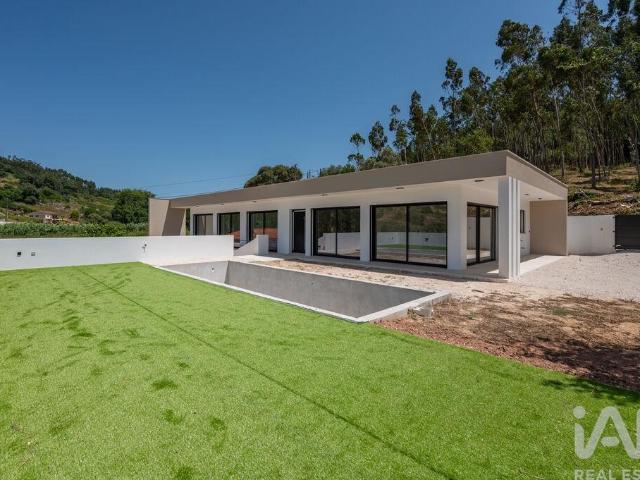 Casa / Villa T4 em Alvorninha de 173,00 m²