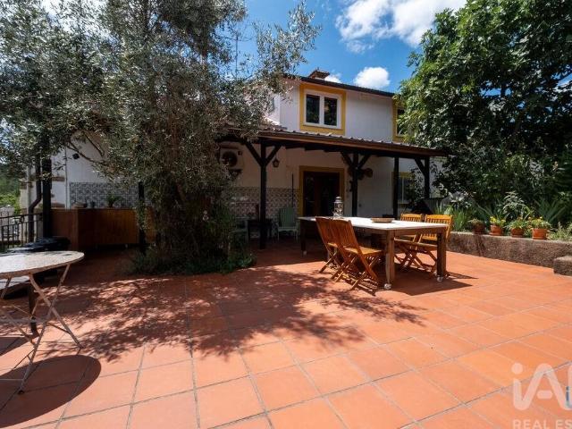 Casa / Villa T4 em Arganil de 247,00 m² 247m² Sarzedo