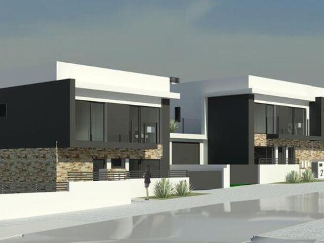 Casa / Villa T4 em Charneca De Caparica E Sobreda de 166,00. 166m² Laranjeiro e feijó