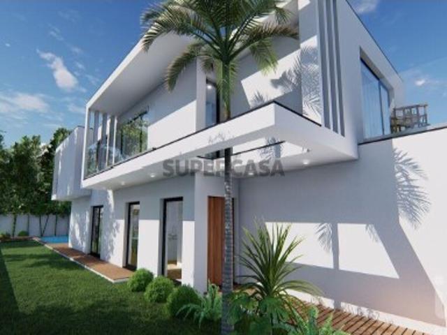 Casa / Villa T4 em Charneca De Caparica E Sobreda de 170,00 m²