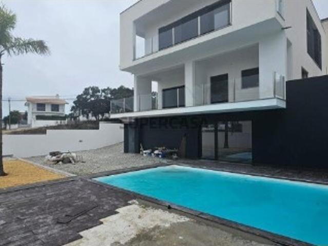 Casa / Villa T4 em Charneca De Caparica E Sobreda de 260,00 m²