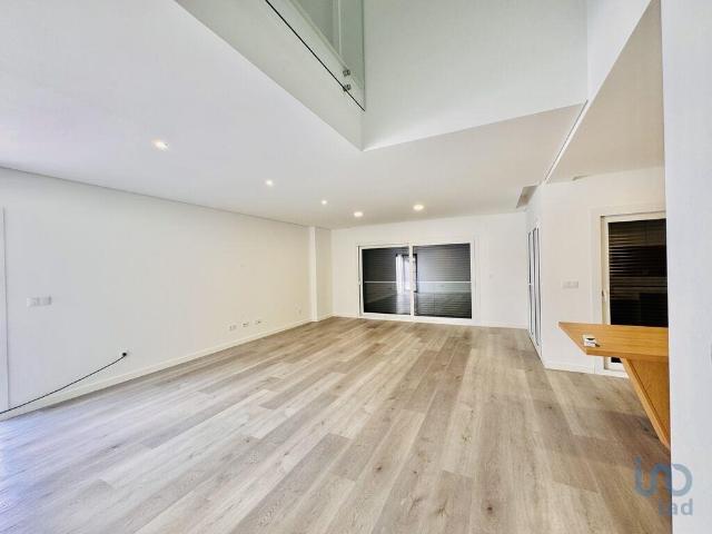 Casa / Villa T4 em Corroios de 226,00 m² 226m² Charneca De Caparica
