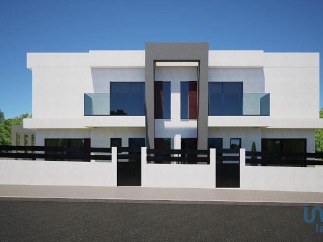 Casa / Villa T4 em Fernão Ferro de 125,00 m²