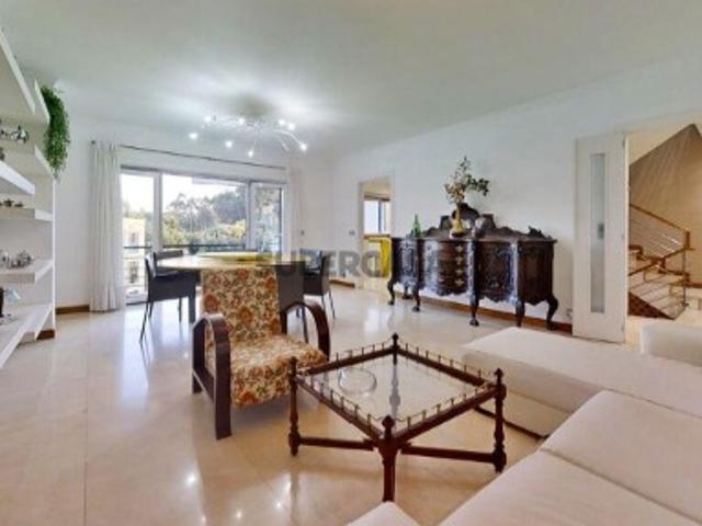 Casa / Villa T4 em Gulpilhares E Valadares de 286,00 m²