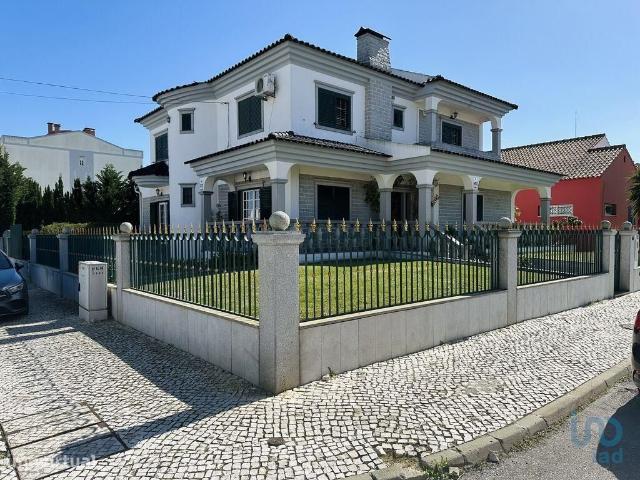 Casa / Villa T4 em Pinhal Novo de 320,00 m2