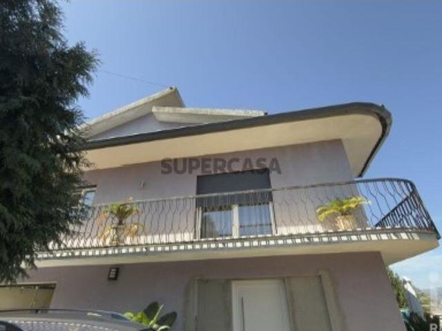 Casa / Villa T4 em Poiares e Canelas de 122 m²