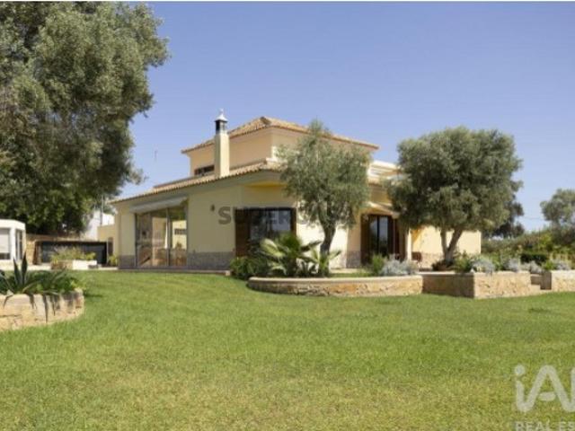 Casa / Villa T4 em Quelfes de 260,00 m²