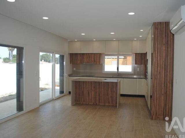 Casa / Villa T4 em Quinta do Anjo de 123,00 m² 123m² Quinta Do Anjo