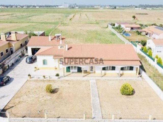 Casa / Villa T4 em Salvaterra de Magos e Foros de Salvaterra de 210,00 m²