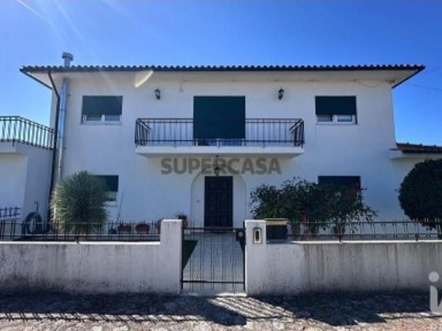 Casa / Villa T4 em Santa Marta de Portuzelo de 254 m²