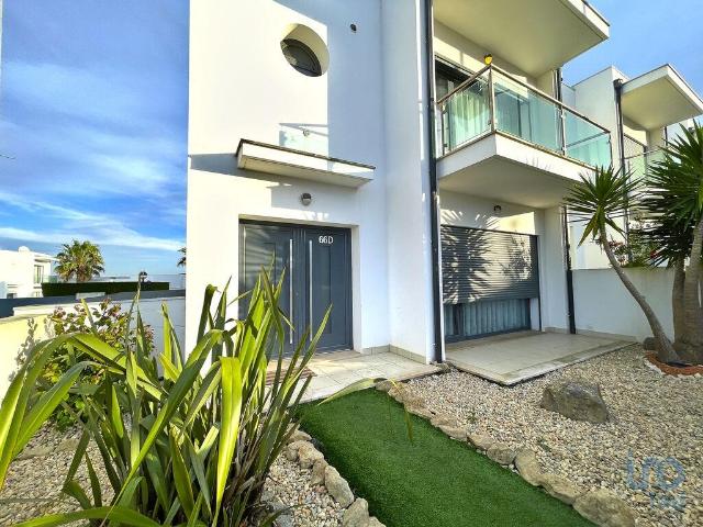 Casa / Villa T4 em Tornada e Salir do Porto de 157,00 m²