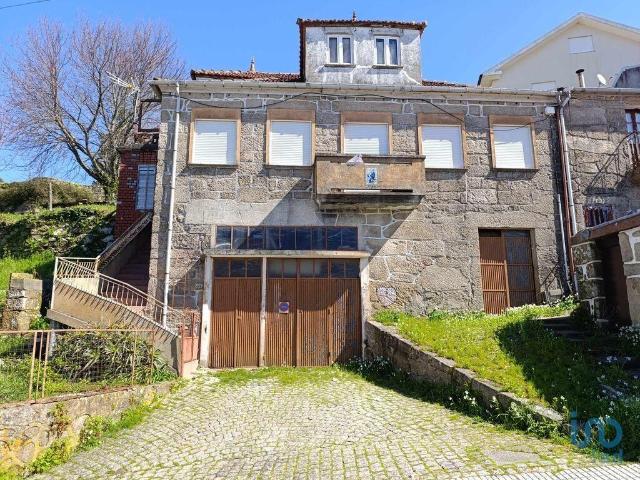 Casa / Villa T4 em Vila e Roussas de 228,00 m² 228m² Vila e Roussas