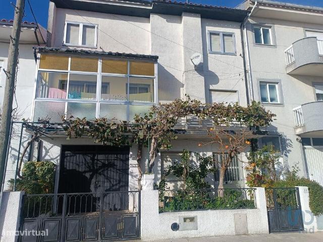 Casa / Villa T5 em Mogadouro, Valverde, Vale de Porco e Vilar de Rei d