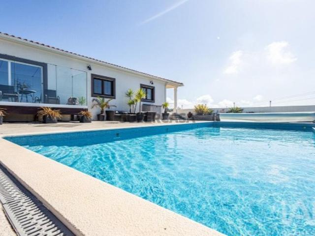 Casa / Villa T5 em Bárrio de 387,00 m²