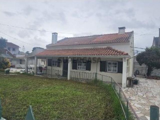 Casa / Villa T5 em Charneca de Caparica e Sobreda