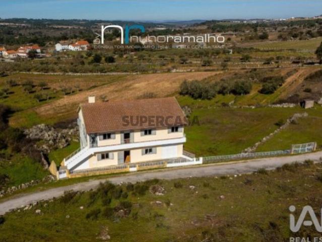 Casa / Villa T5 em Vascoveiro de 268,97 m²