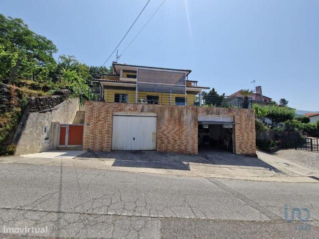Casa / Villa T5 em Vila e Roussas de 240,00 m2