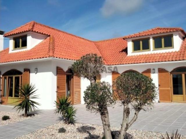 Casa / Villa T6 em Nadadouro de 406,00 m²