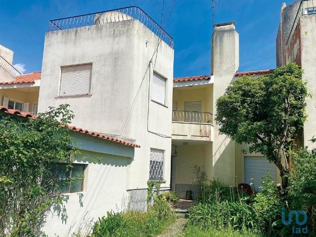 Casa / Villa T6 em Cascais e Estoril de 180,00 m² 180m² Areias de Vilar e Encourados
