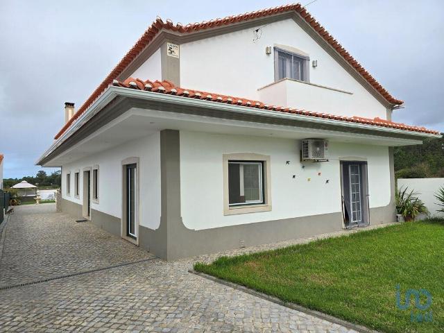 Casa / Villa T6 em Tornada e Salir do Porto de 376,00 m²