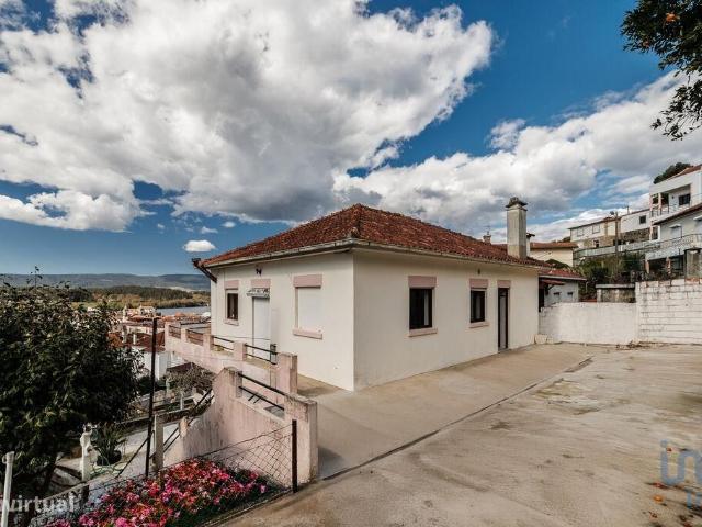 Casa / Villa T6 em Vila Nova De Cerveira E Lovelhe de 72,00 m2