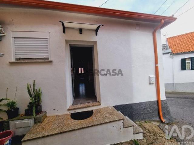 Casa / Villa T2 em Mouraz e Vila Nova da Rainha