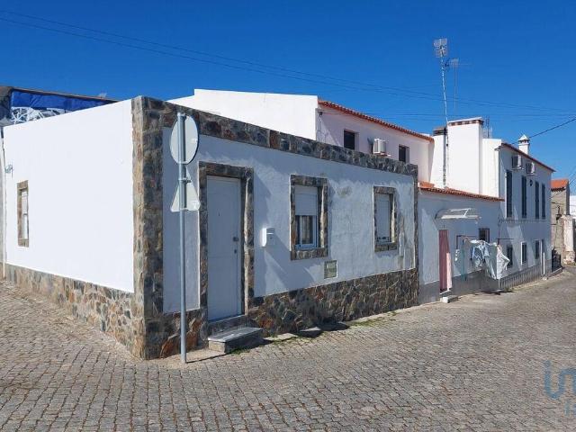 Casa / Villa T2 em Nossa Senhora da Graça dos Degolados de 32,00 m²