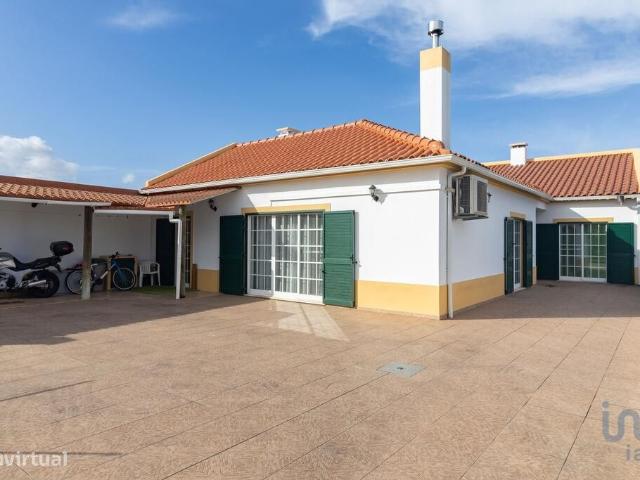 Casa / Villa T2 em Quinta do Anjo de 155,00 m2