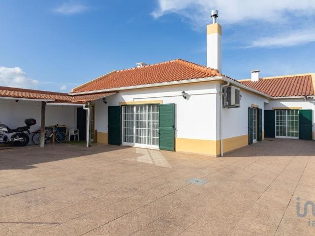 Casa / Villa T2 em Quinta do Anjo de 155,00 m² 155m² Vale de Marmelos