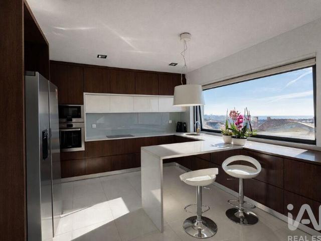 Casa / Villa T3 em Mafamude e Vilar do Paraíso de 212,00 m²