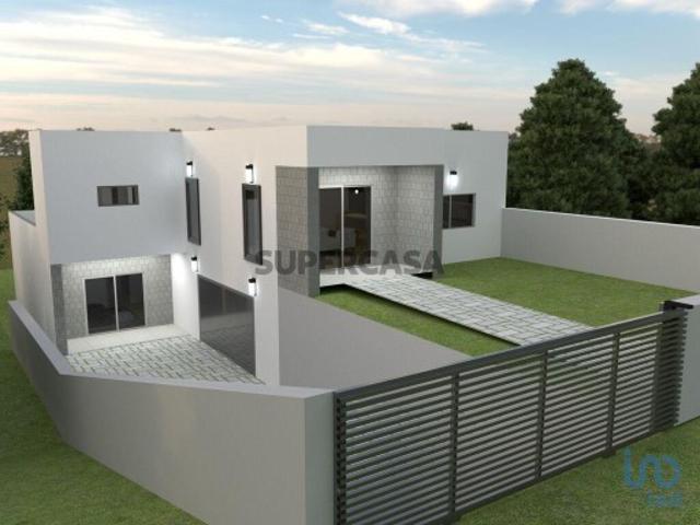 Casa / Villa T3 em Mouçós e Lamares de 180,00 m²