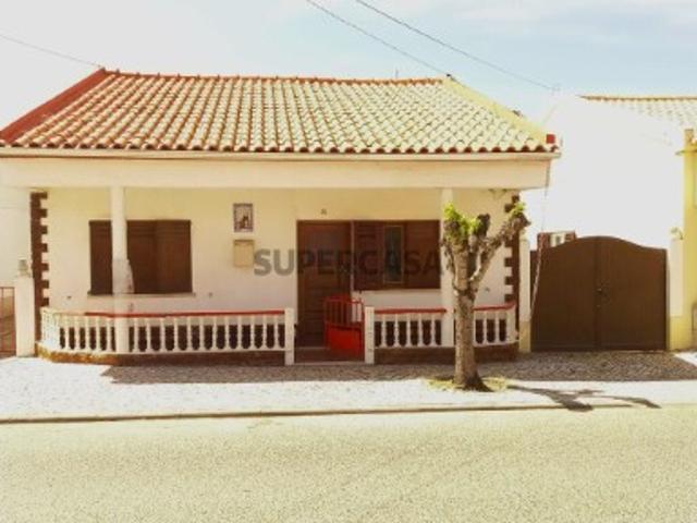 Casa / Villa T3 em Atouguia da Baleia de 120,00 m²