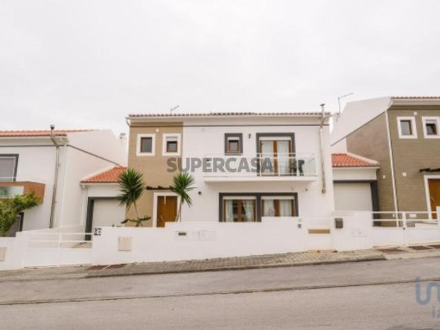 Casa / Villa T3 em Atouguia da Baleia de 189,00 m²