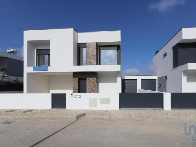 Casa / Villa T3 em Azeitão São Lourenço e São Simão de 150. 150m² Azeitão São Lourenço e São Simão