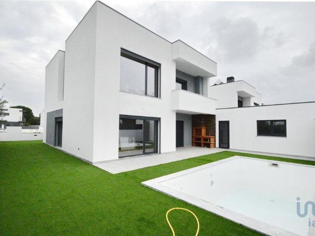 Casa / Villa T3 em Azeitão São Lourenço e São Simão de 173. 173m² Azeitão São Lourenço e São Simão