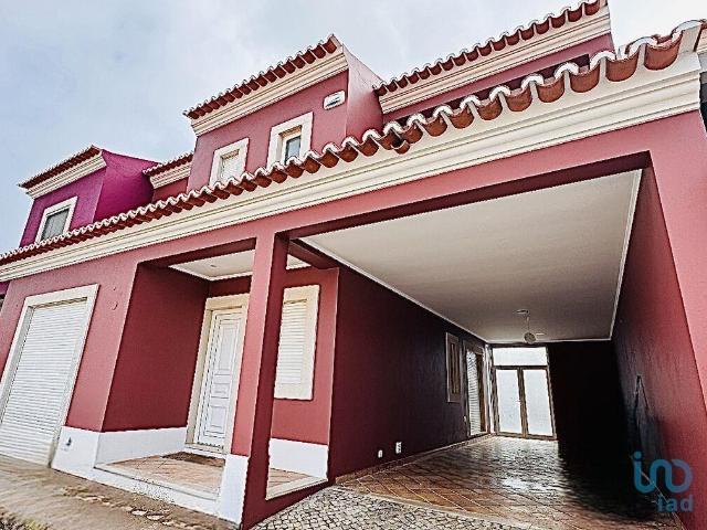 Casa / Villa T3 em Azeitão São Lourenço e São Simão de 127. 127m² Azeitão São Lourenço e São Simão