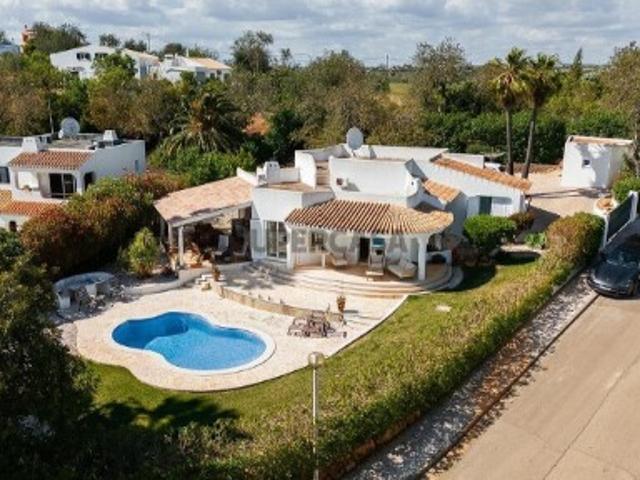 Casa / Villa T3 em Albufeira e Olhos de Água de 235,00 m²