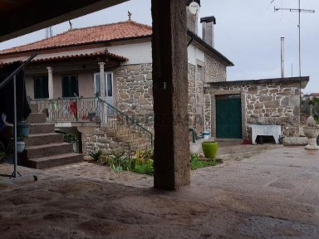 Casa / Villa T3 em Alheira E Igreja Nova de 386,00 m²