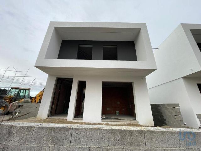 Casa / Villa T3 em Barcelos, Vila Boa e Vila Frescainha São. 176m² Barcelos, Vila Boa e Vila Frescainha São Martinho e São Ped