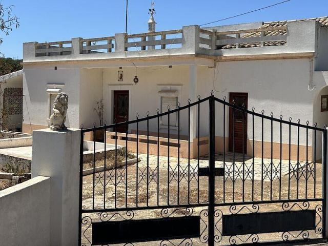 Casa / Villa T3 em Boliqueime de 150,00 m² 150m² Azueira e Sobral da Abelheira