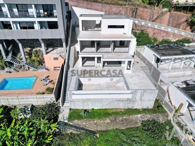 Casa / Villa T3 em Calheta de 600 m²