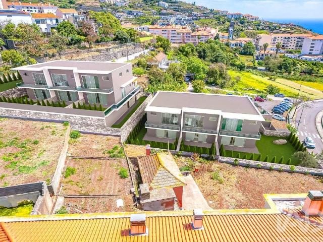 Casa / Villa T3 em Caniço de 185,00 m² 185m² Caniço