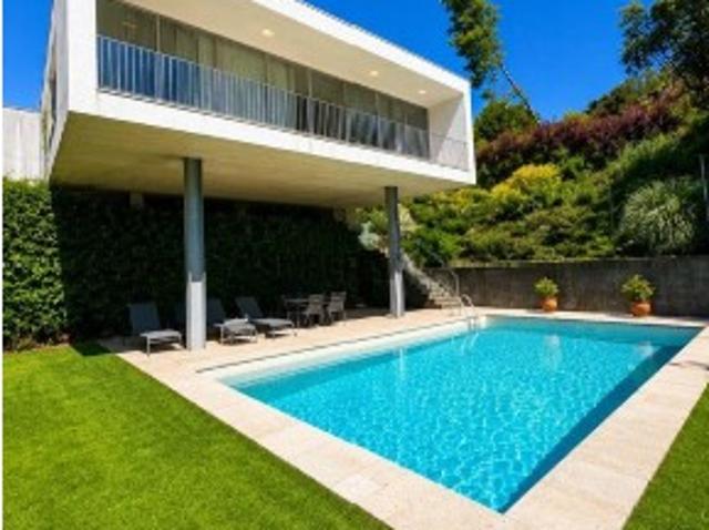 Casa / Villa T3 em Fornelos e Queijada de 210 m²