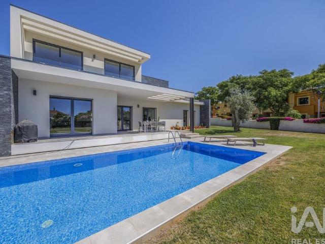 Casa / Villa T3 em Luz de 302,00 m²