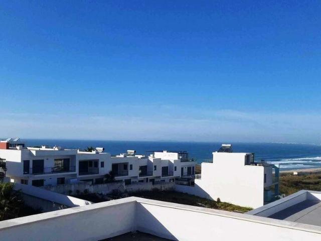 Casa / Villa T3 em Lourinhã e Atalaia de 231,00 m²