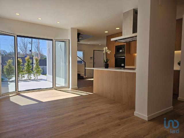 Casa / Villa T3 em São Domingos de Rana de 105,00 m² 105m² São Domingos De Rana