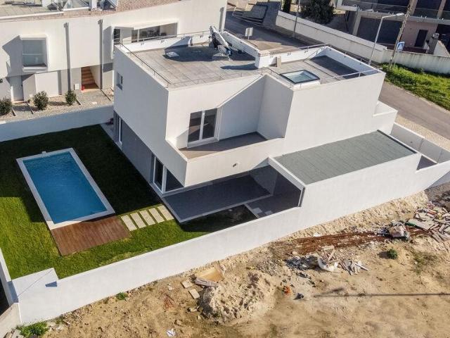 Casa / Villa T3 em Tornada e Salir do Porto de 210,00 m²