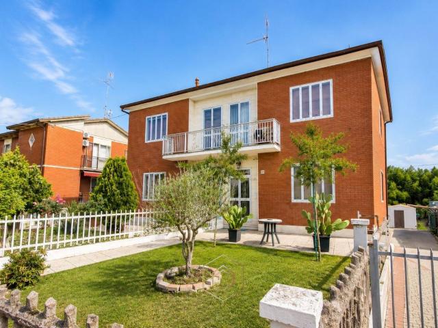 Casa / Villa / Villetta in vendita a Ferrara, Torre Fossa