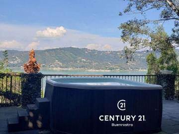 CASA VISTA AL LAGO EN VENTA, VALLE DE BRAVO